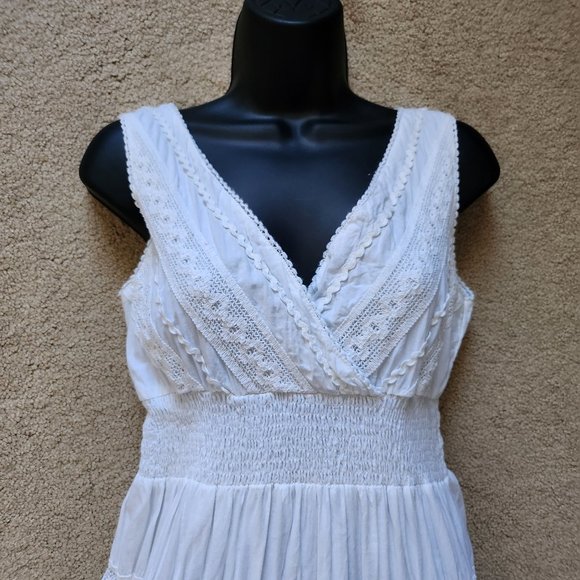 White Lace Summer Dress - Picture 2 of 14